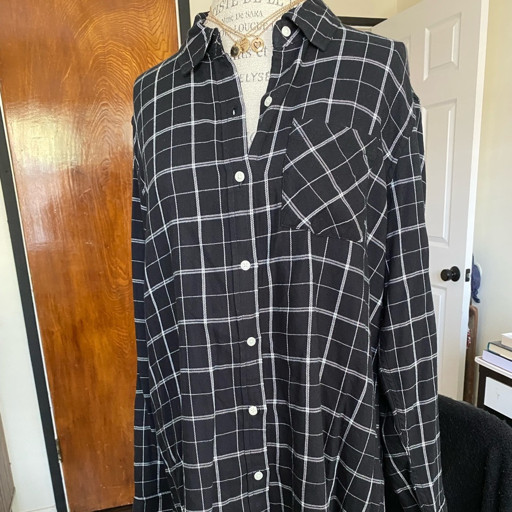 NWT! Gap Button Up Shirt
